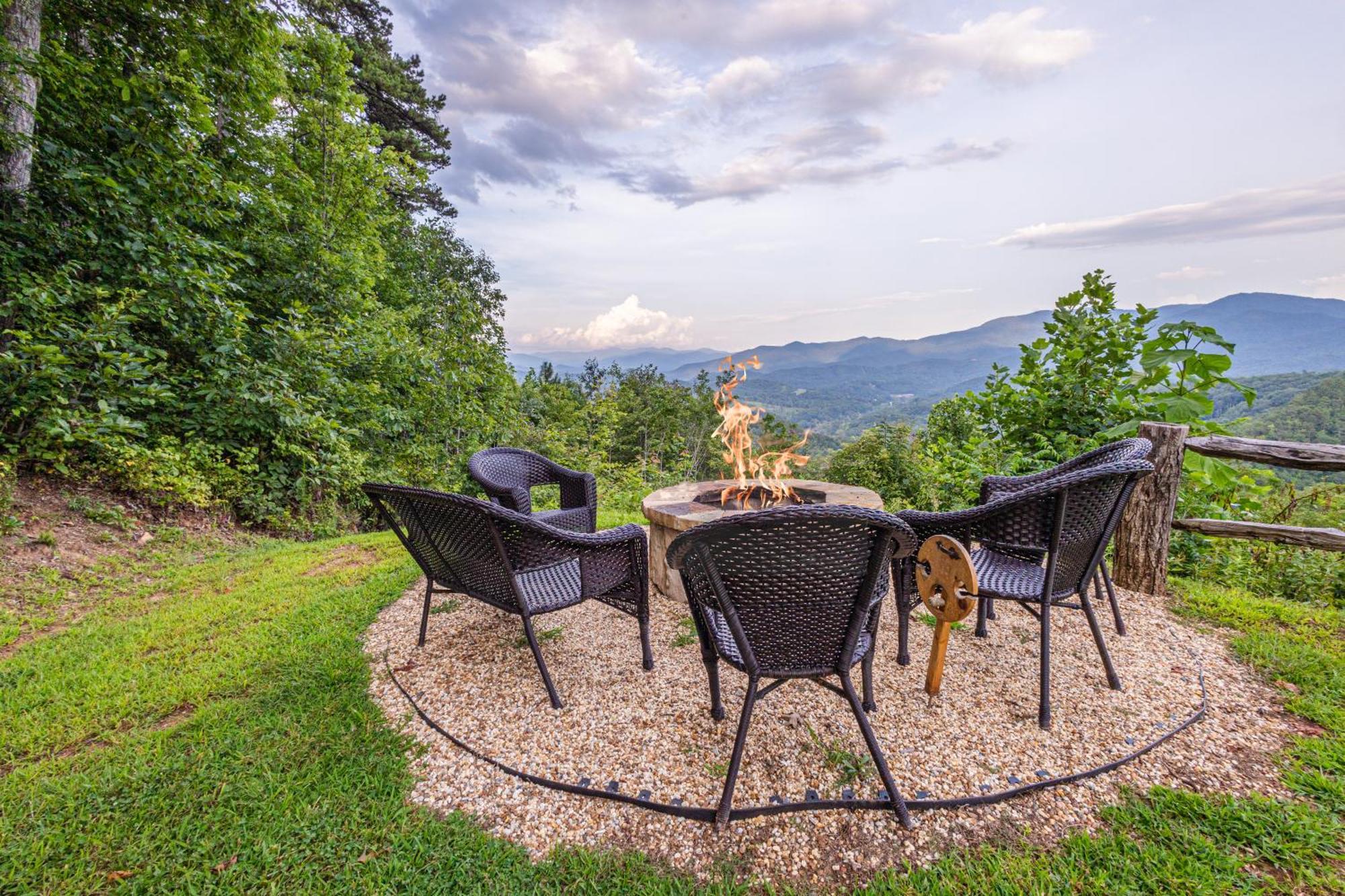 Stunning Mtn. Views! 4Br With All The Amenities! - Vista Vibes- Bryson City Luaran gambar