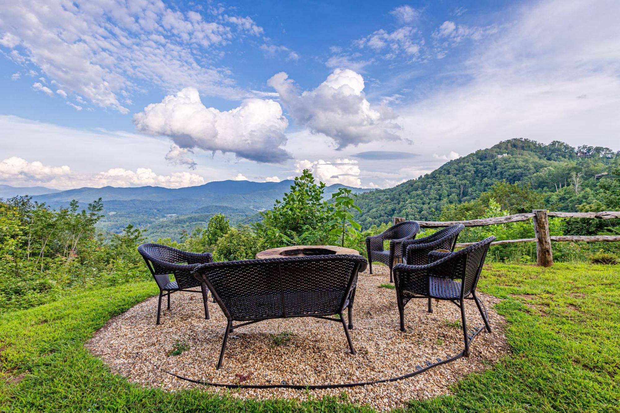 Stunning Mtn. Views! 4Br With All The Amenities! - Vista Vibes- Bryson City Luaran gambar